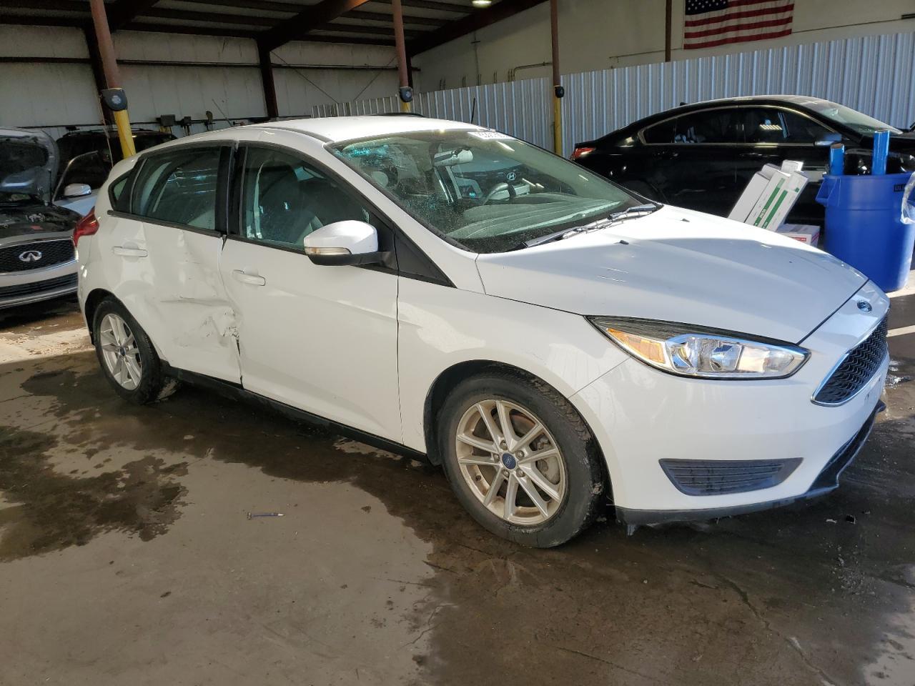 2017 Ford Focus Se - Image 4