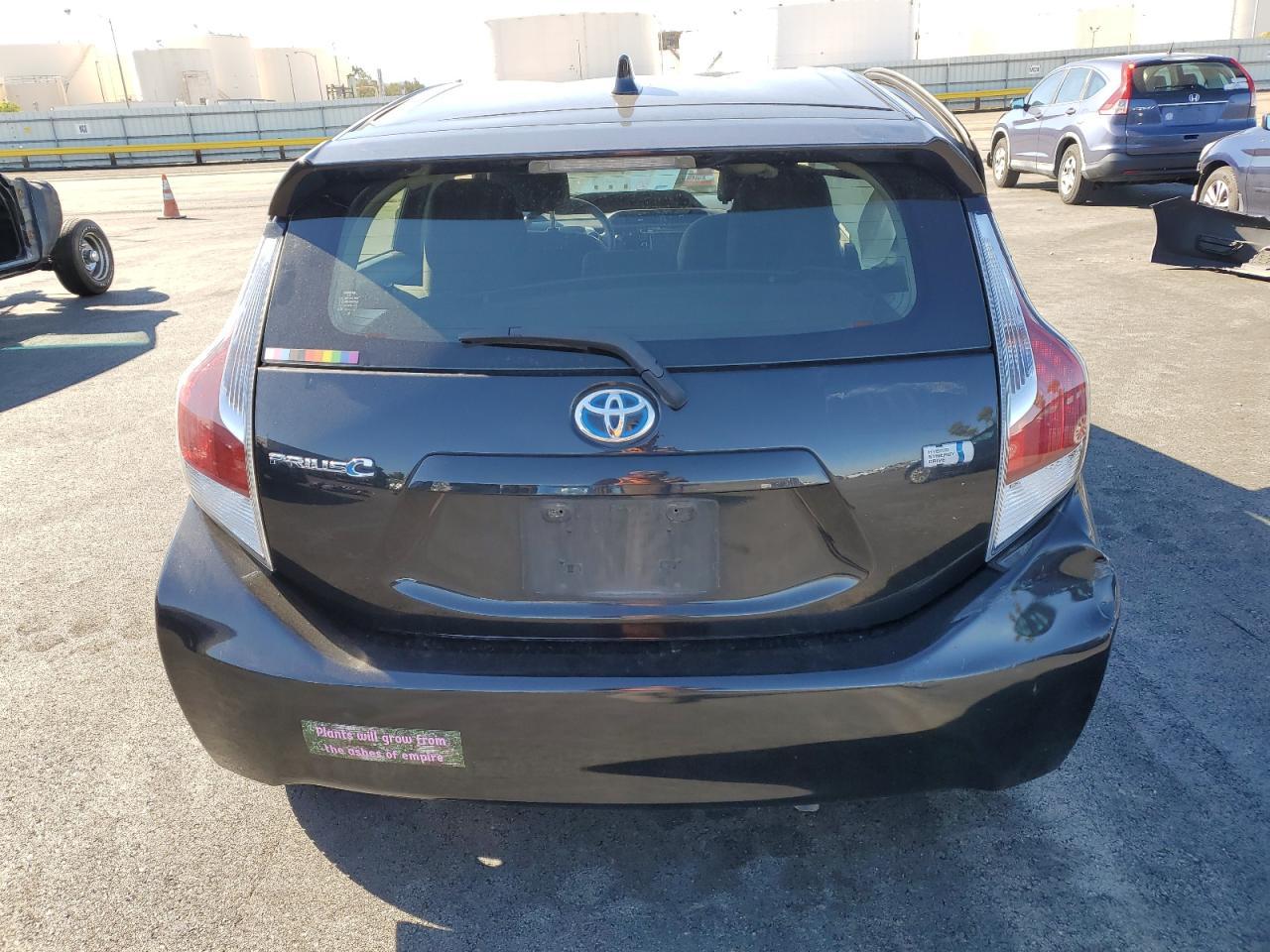 2016 Toyota Prius C - Фото 6