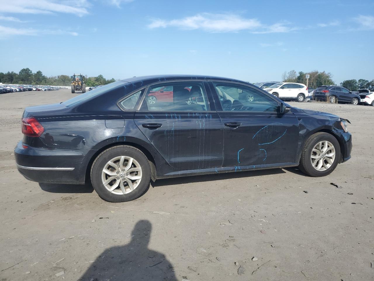 2018 Volkswagen Passat S - Фото 3