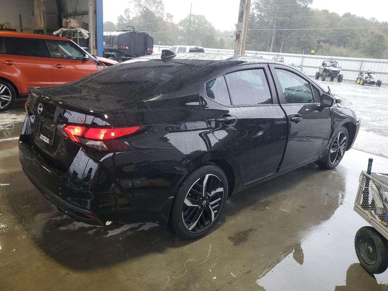 2025 Nissan Versa Sr - Image 3