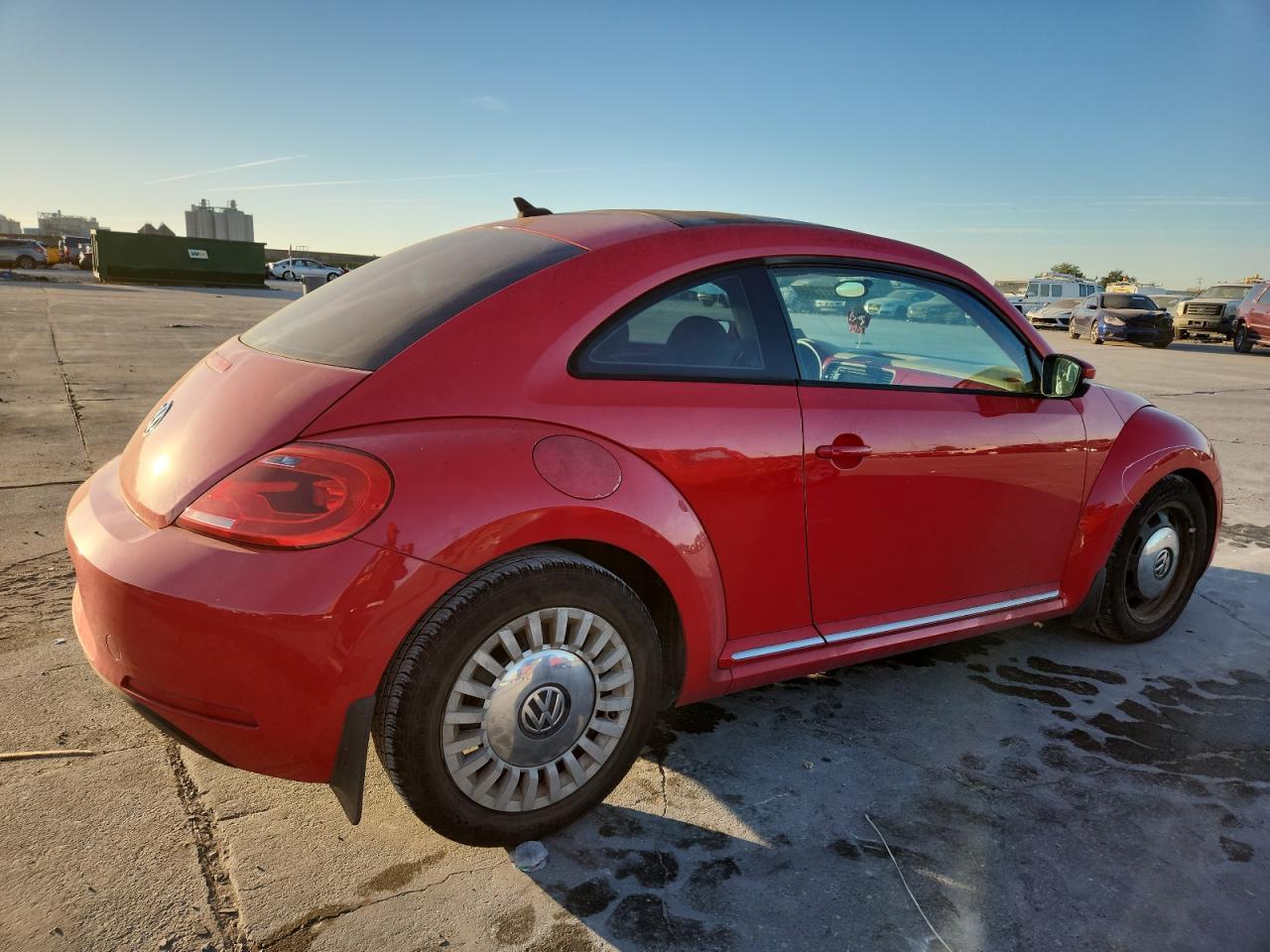 2013 Volkswagen Beetle - Фото 3