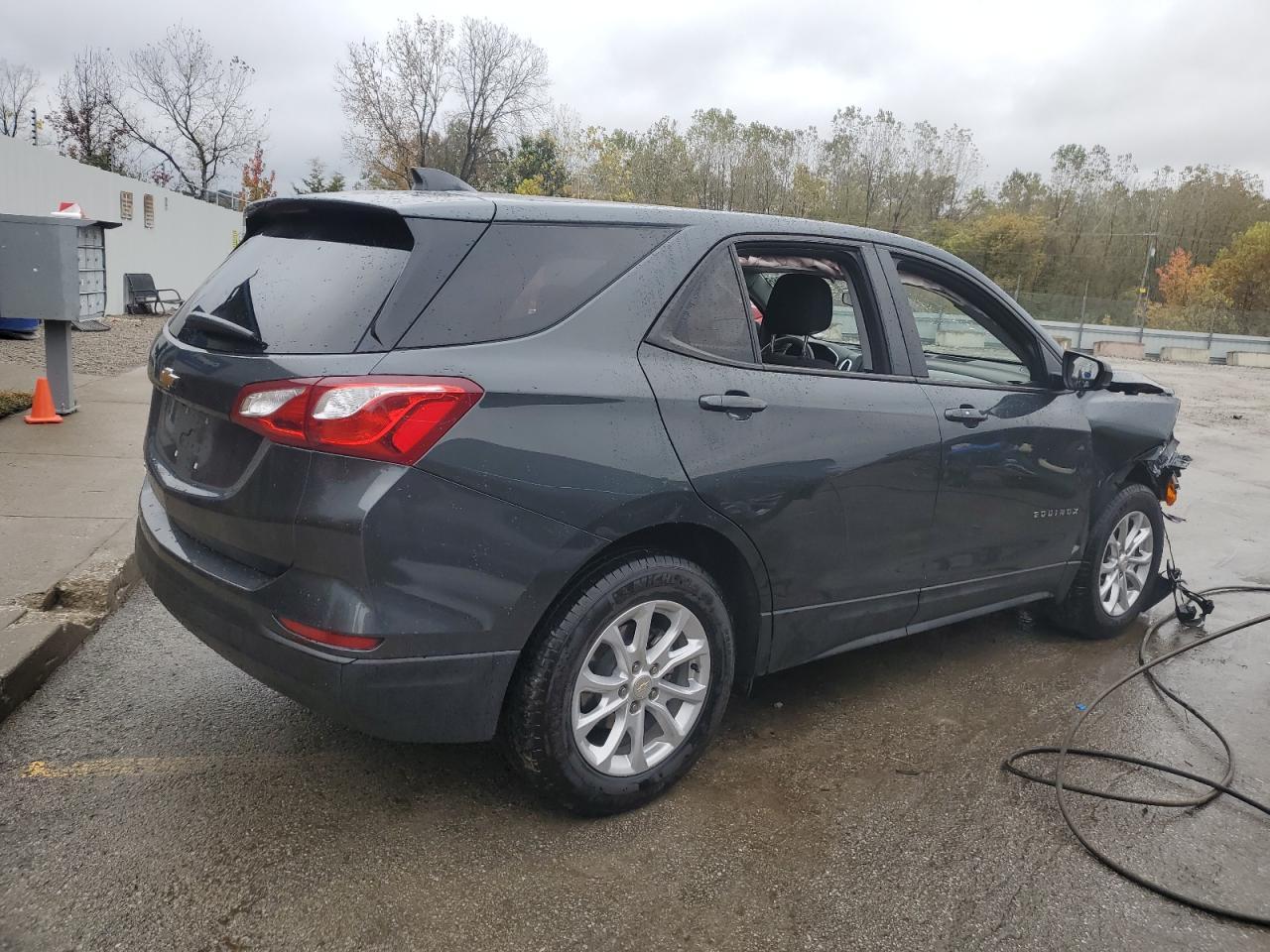 2020 Chevrolet Equinox Ls - Фото 3