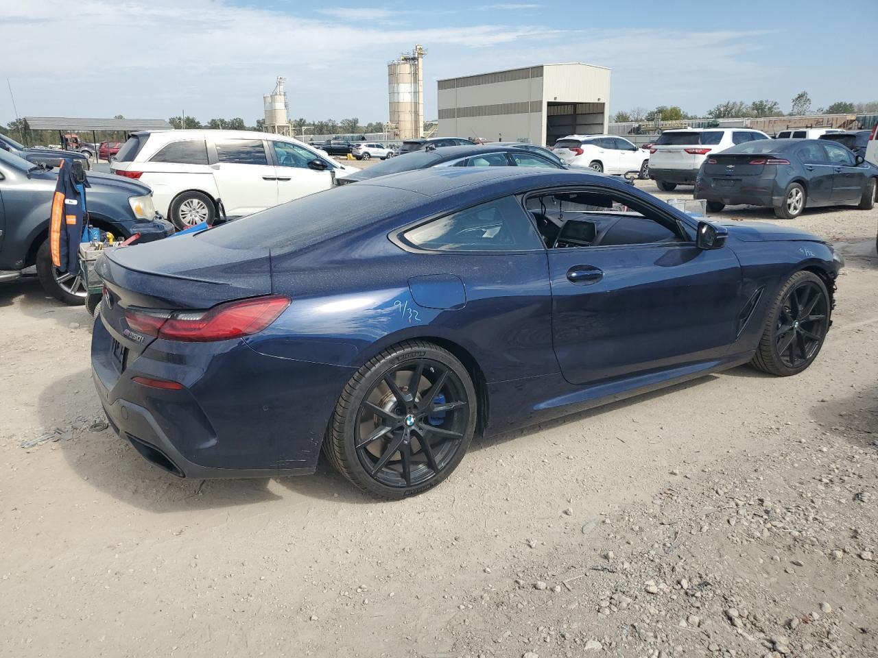 2022 BMW Motorrad M850Xi - Фото 3