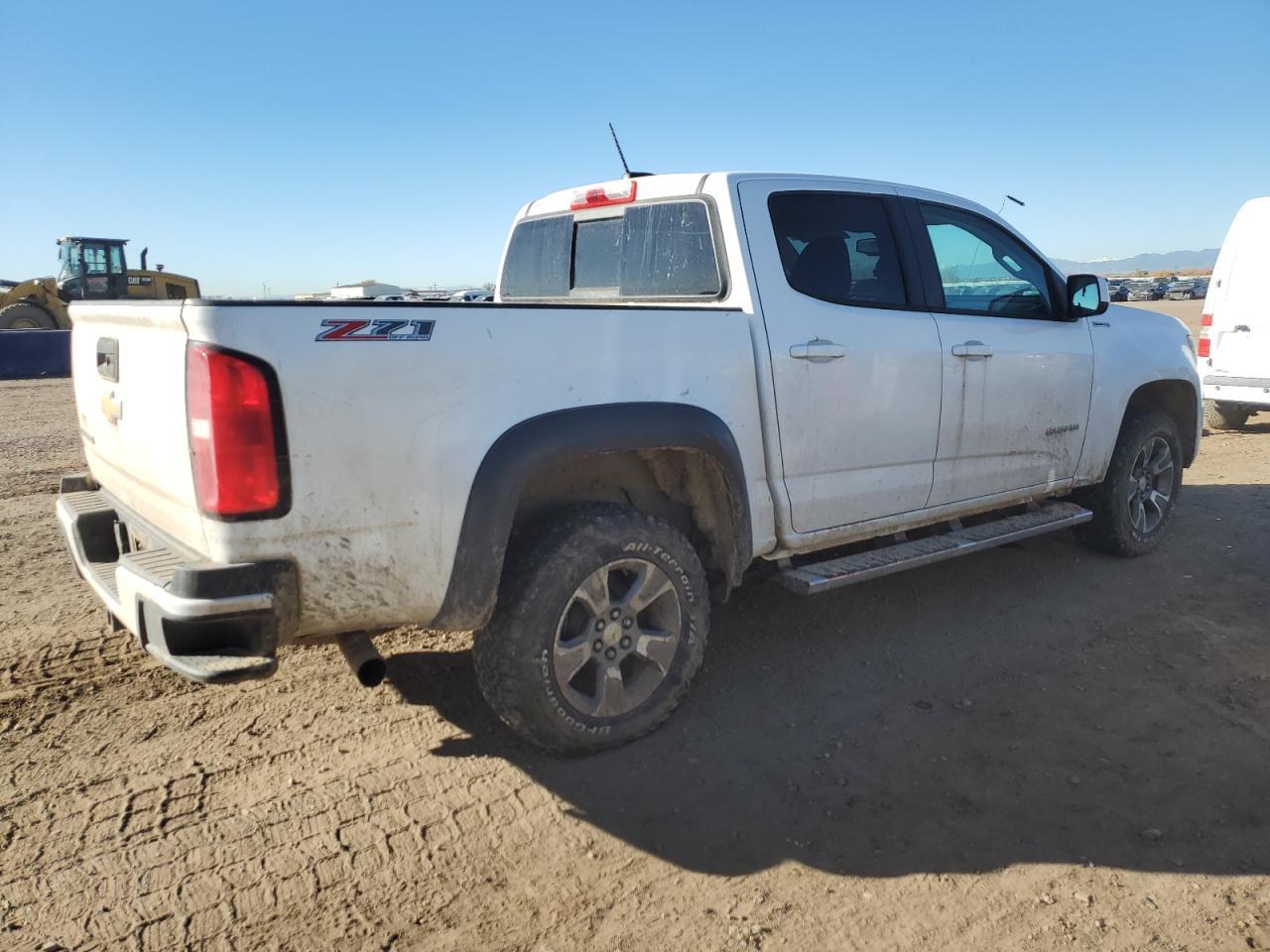 2017 Chevrolet Colorado Z71 - Image 3