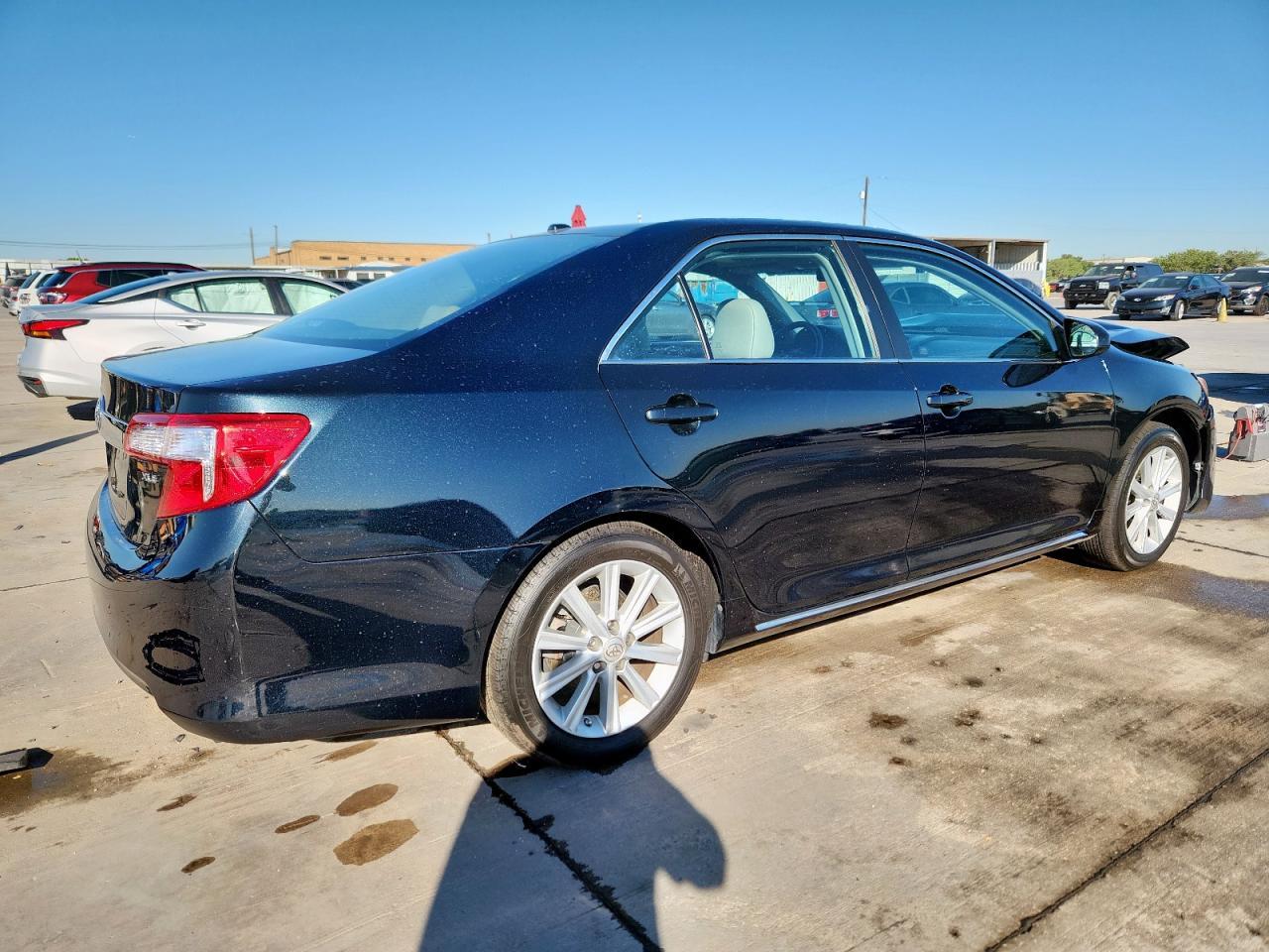 2012 Toyota Camry Base - Фото 3