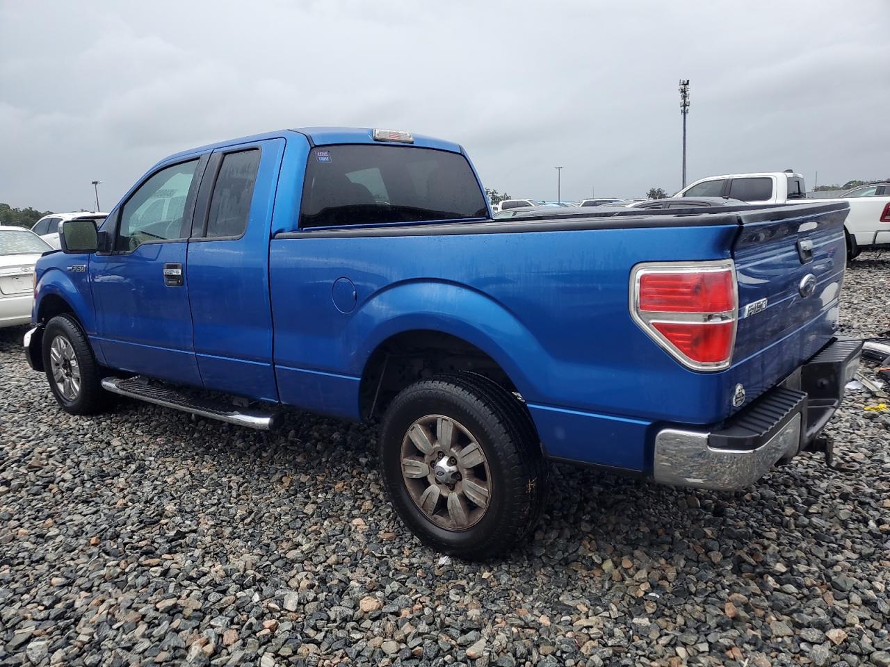 2010 Ford F150 Super Cab - Фото 2