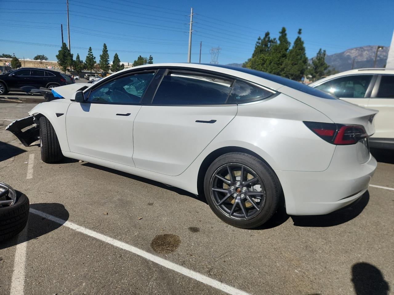 2022 Tesla Model 3 - Image 2