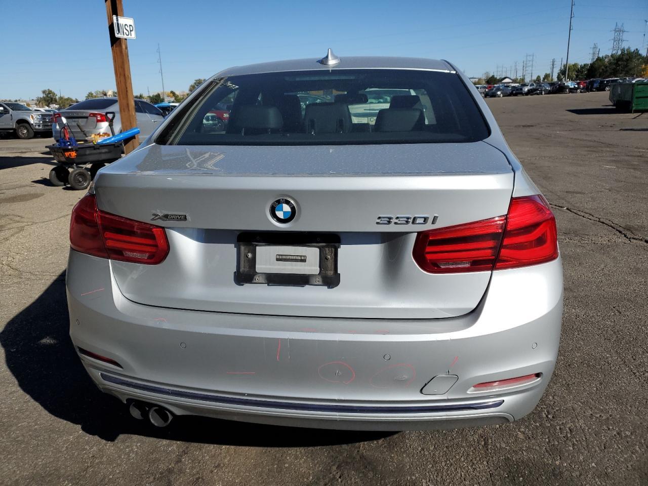 2017 BMW 330 Xi - Фото 6