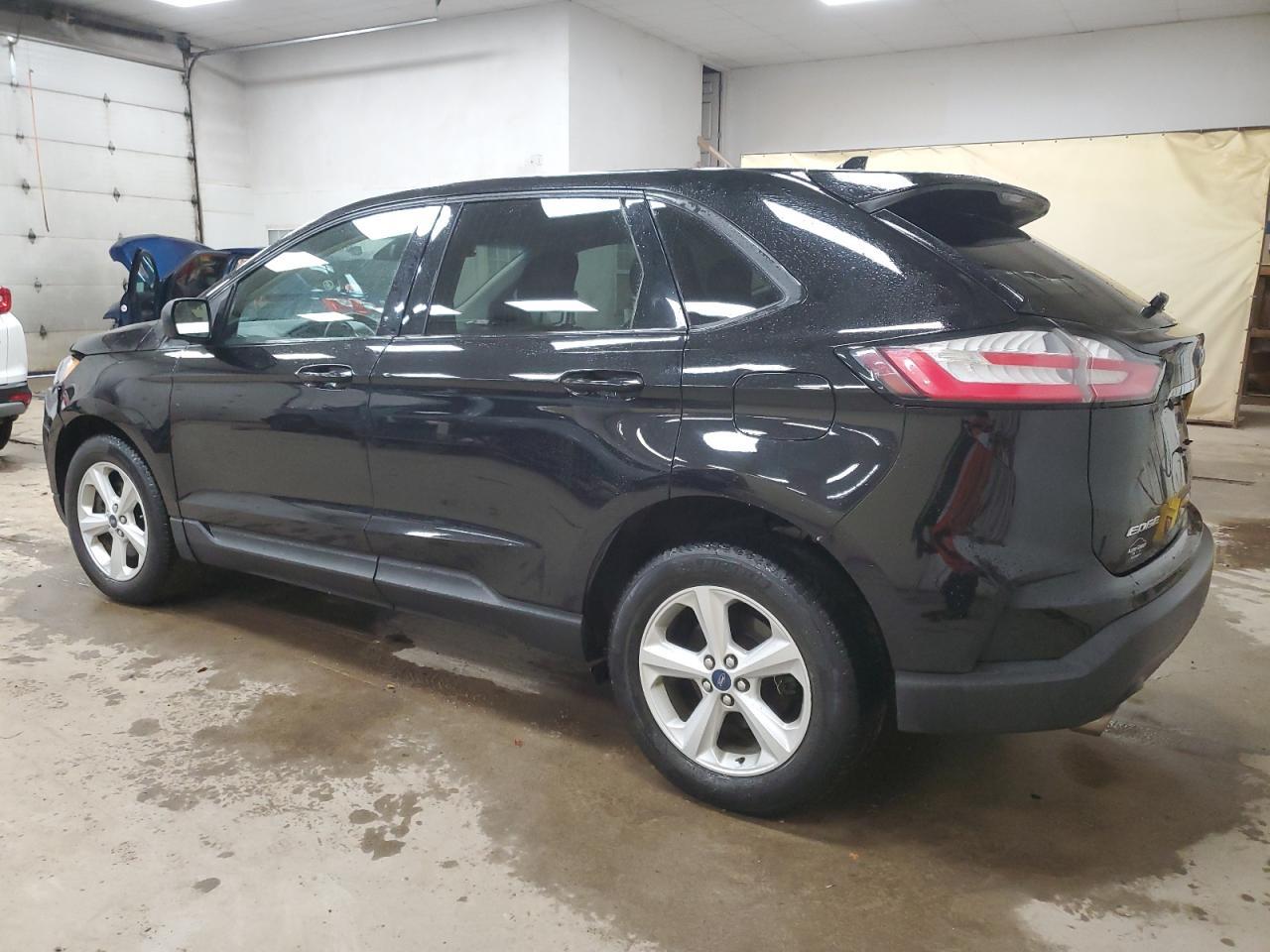 2019 Ford Edge Se - Фото 2