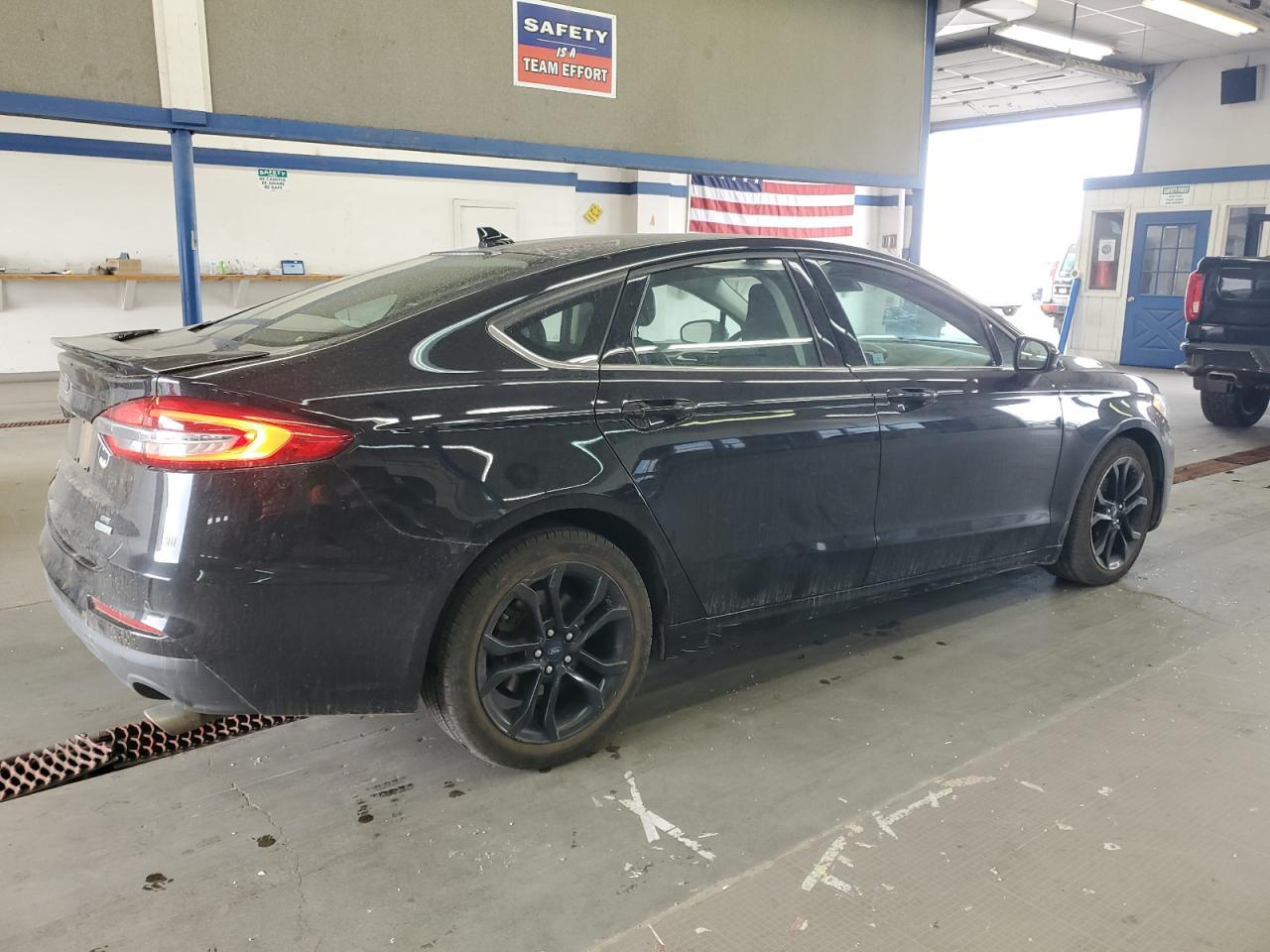 2019 Ford Fusion Se - Image 3