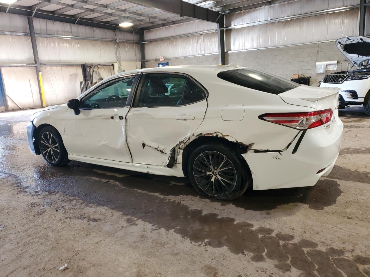 2020 Toyota Camry Se - Image 2