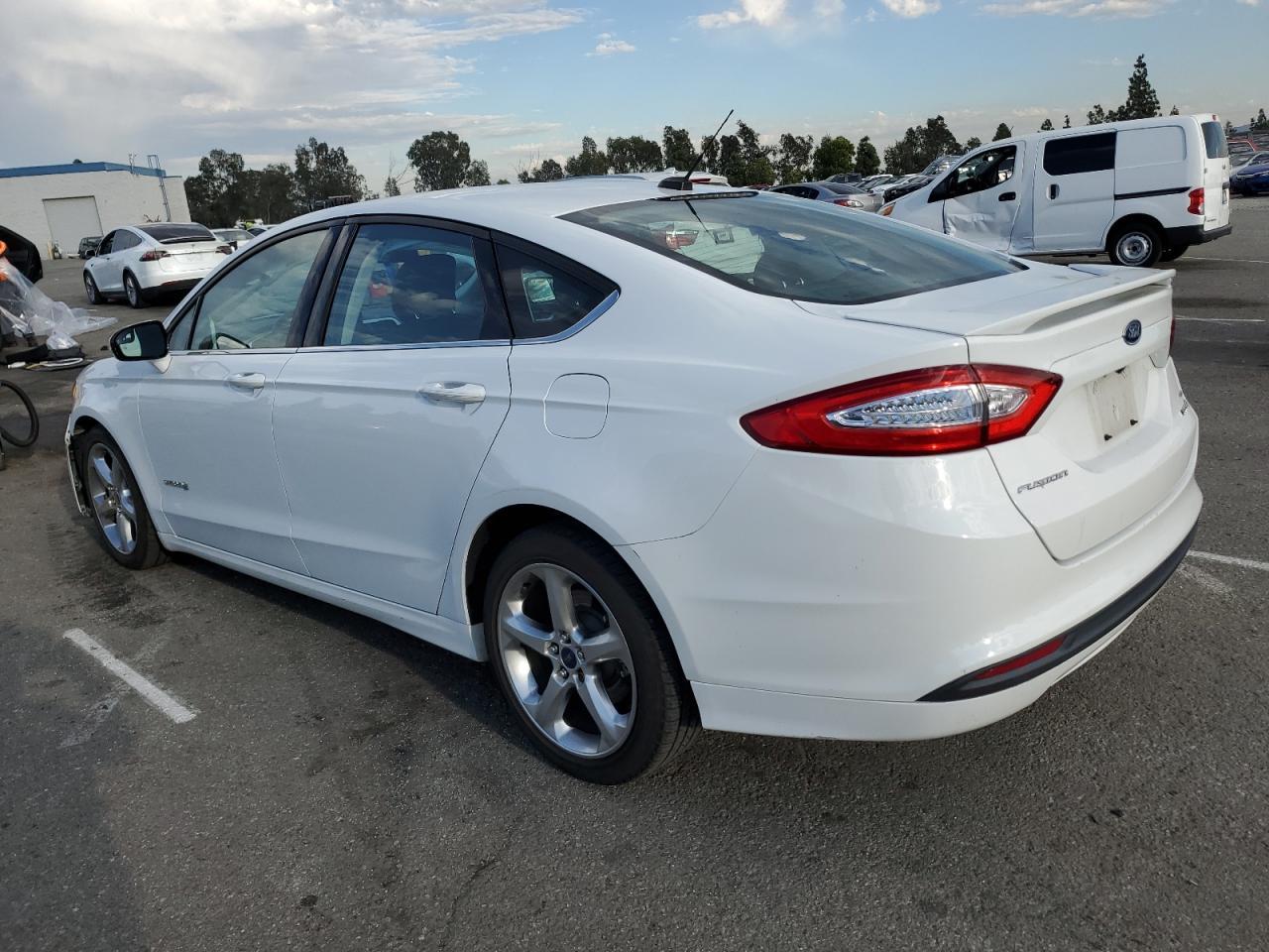 2014 Ford Fusion Se Hybrid - Image 2