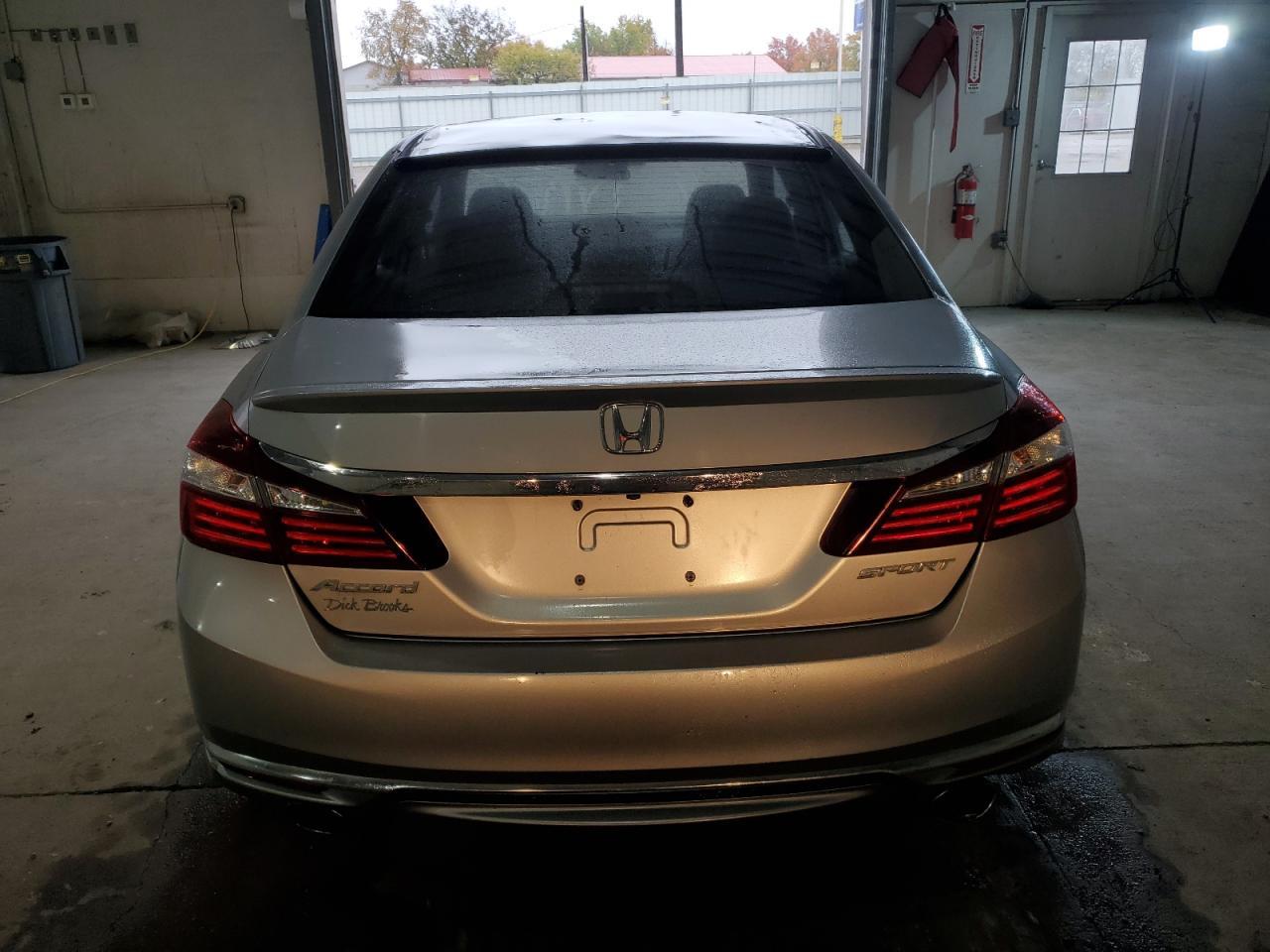 2016 Honda Accord Sport - Image 6