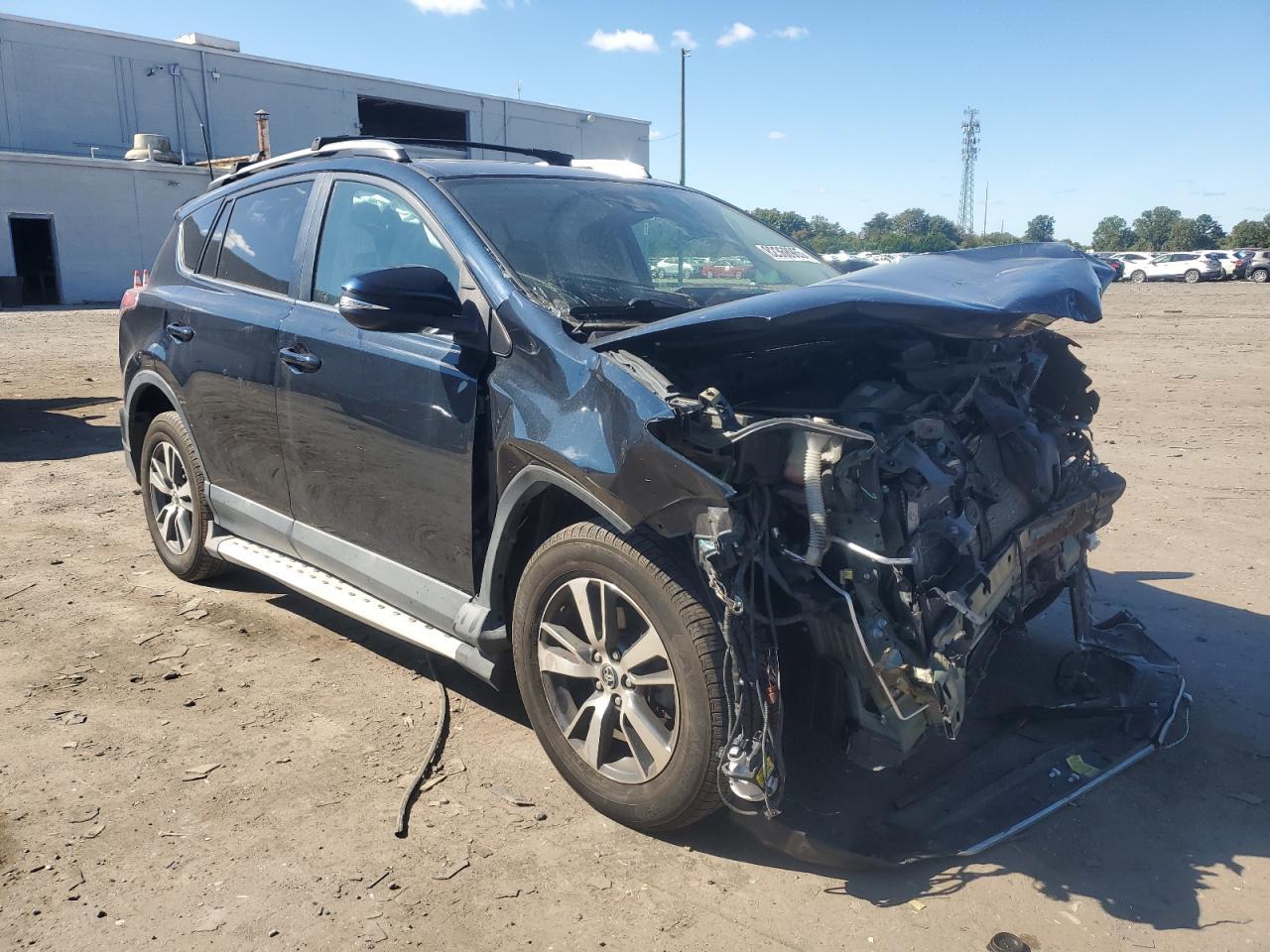 2017 Toyota Rav4 Xle - Image 4