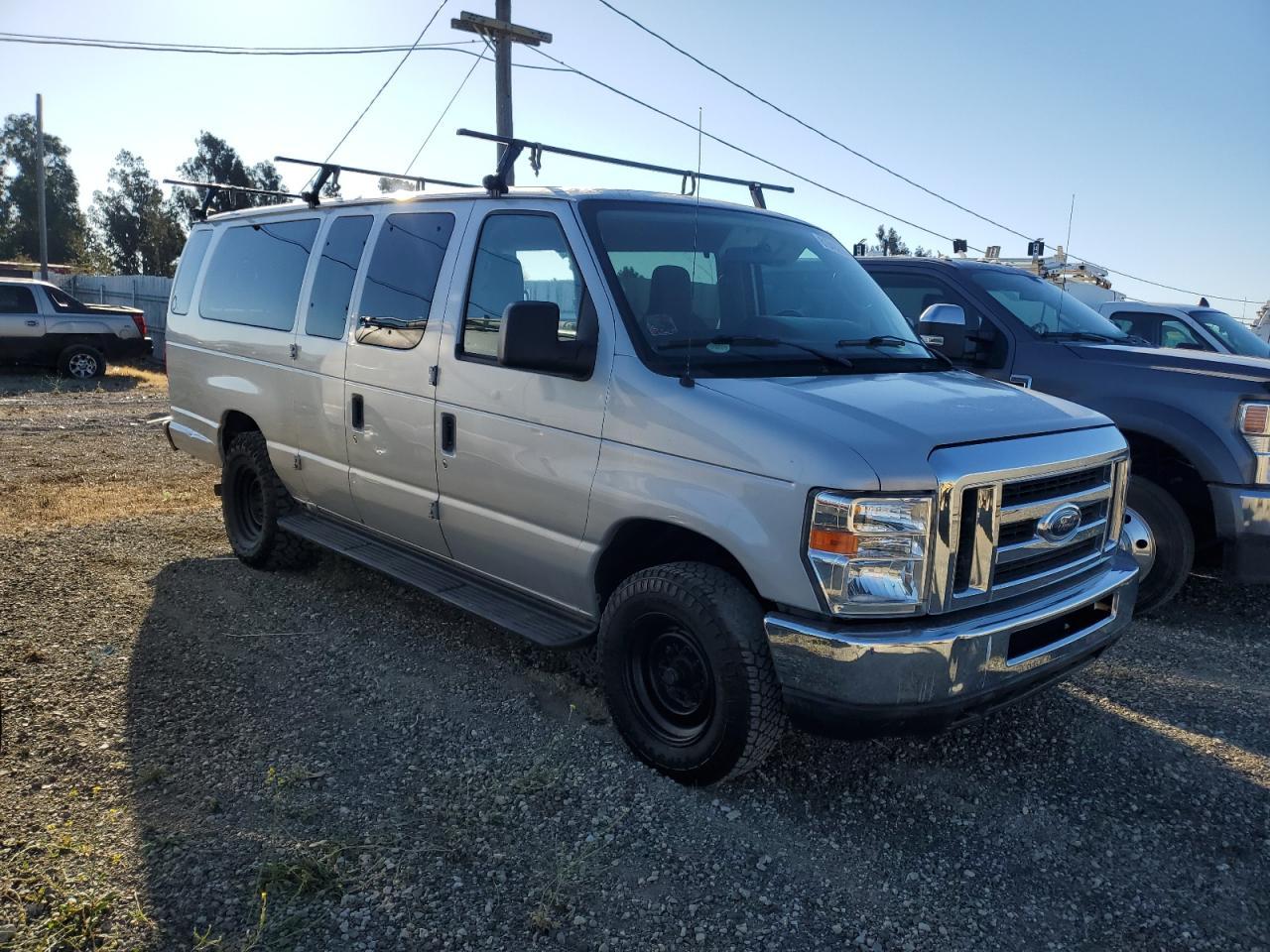 2011 Ford Econoline E350 Super Duty Wagon - Фото 4