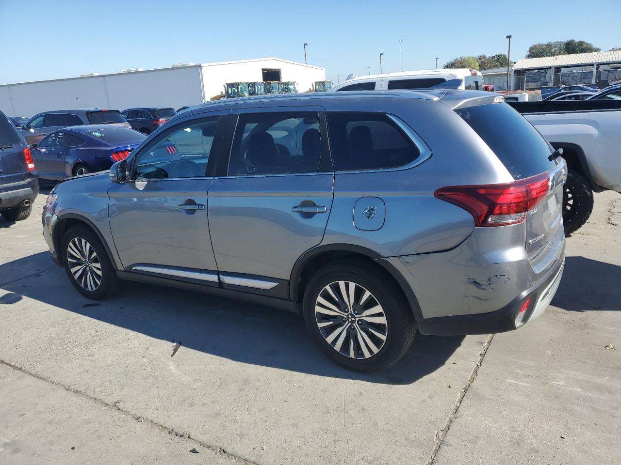 2020 Mitsubishi Outlander Se - Фото 2