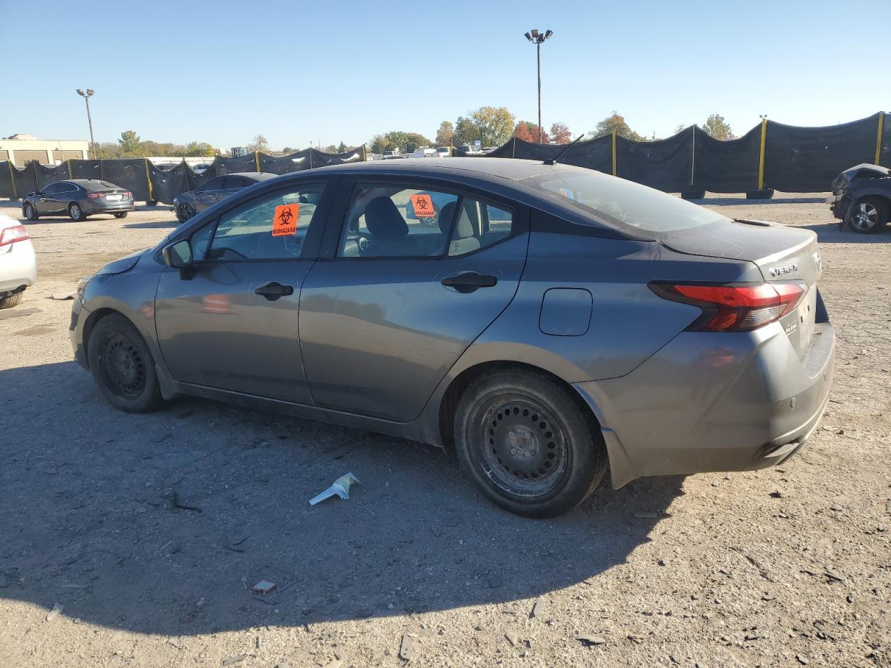 2020 Nissan Versa S - Фото 2