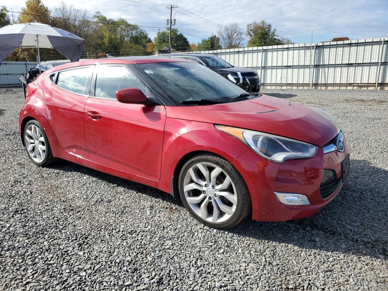 2013 Hyundai Veloster - Image 4