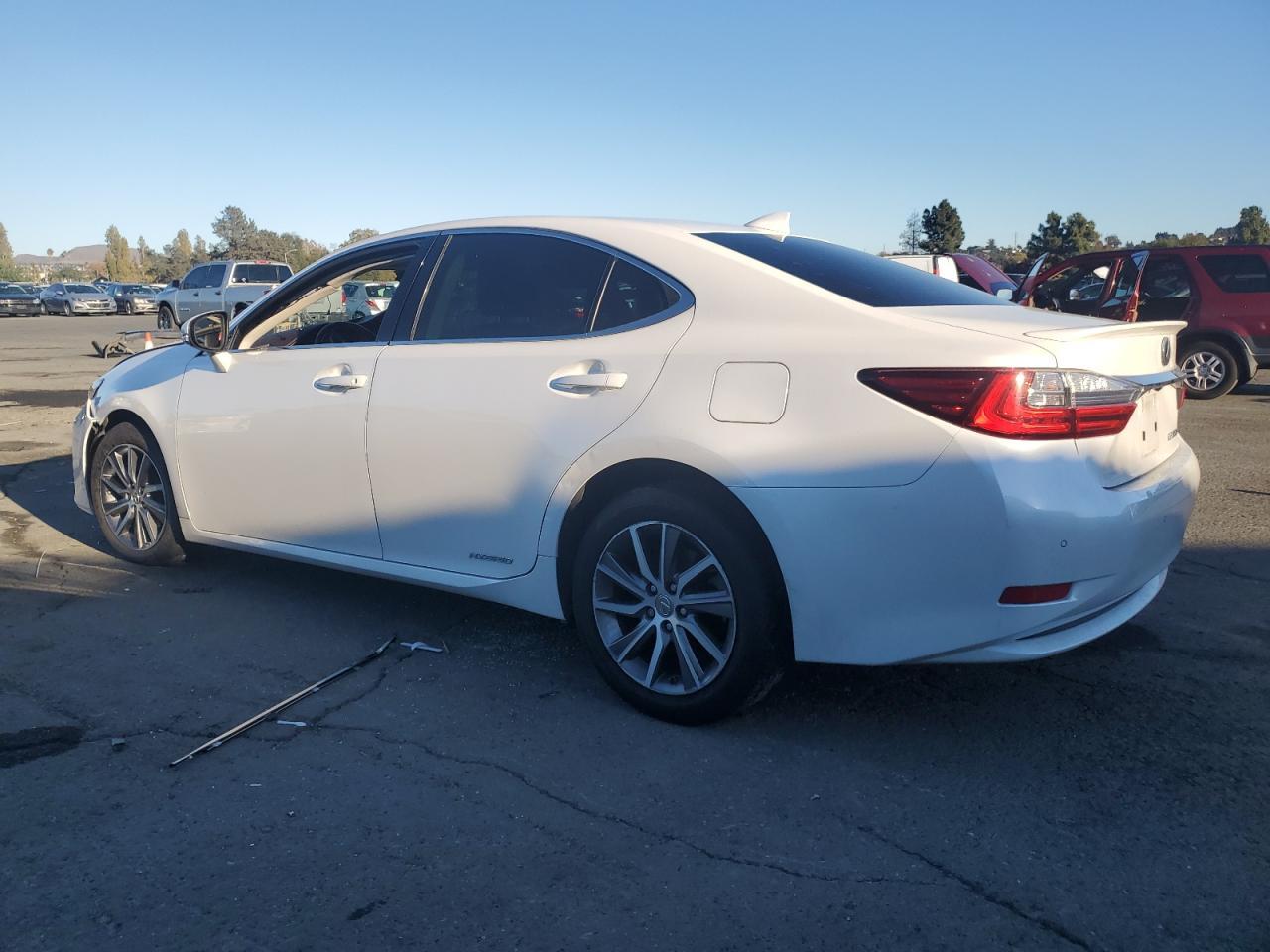 2016 Lexus Es 300H - Image 2