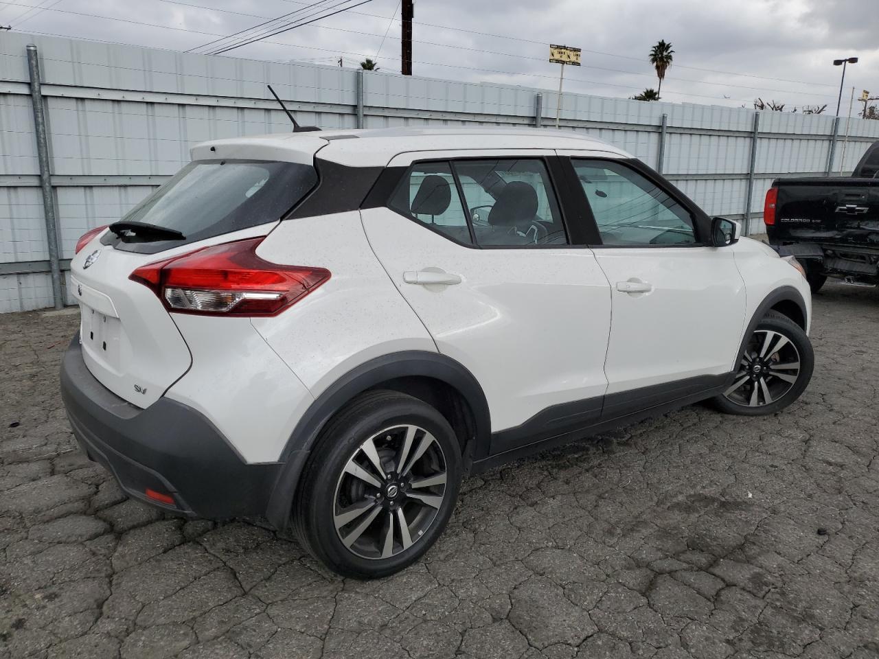 2019 Nissan Kicks S - Фото 3