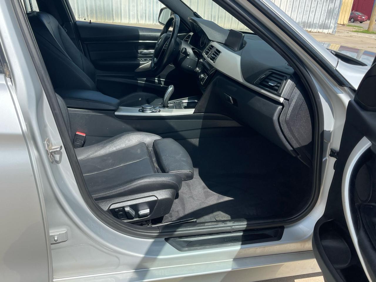 2018 BMW 320 I - Image 5