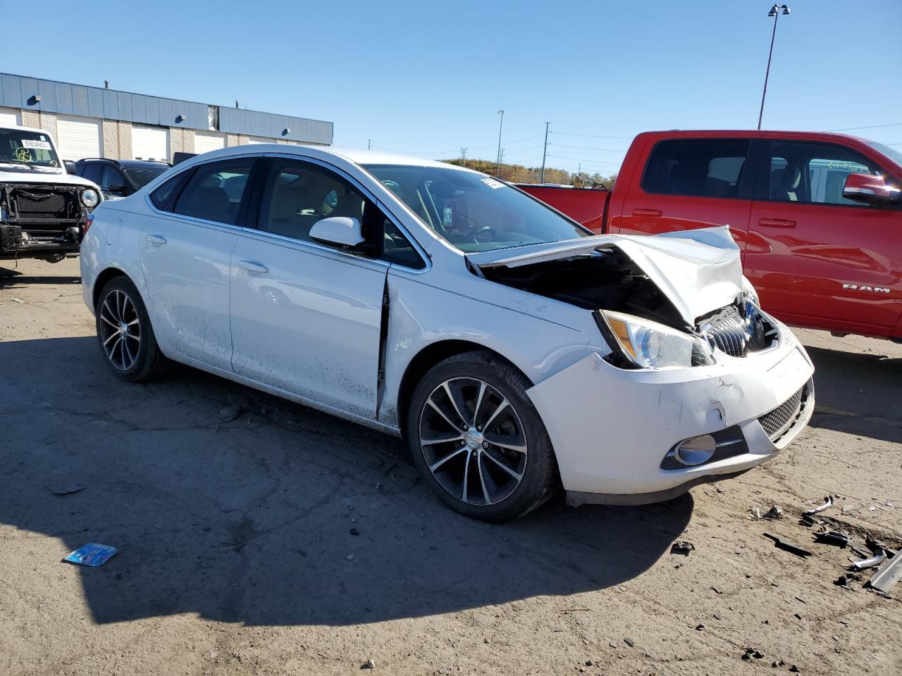 2016 Buick Verano Sport Touring - Image 4