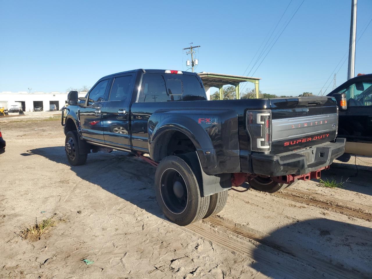 2018 Ford F350 Super Duty - Фото 2