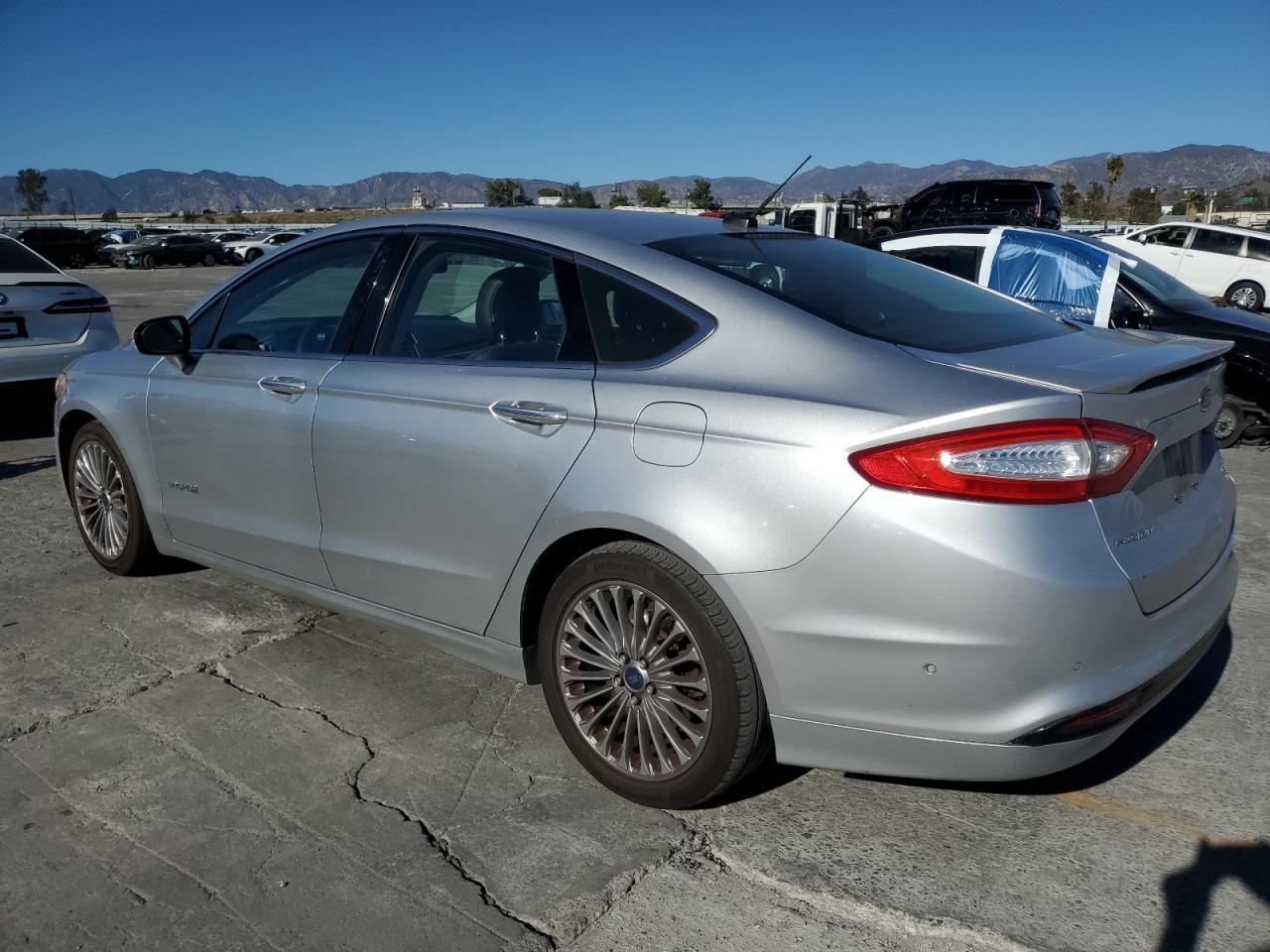 2014 Ford Fusion Titanium Hev - Image 2