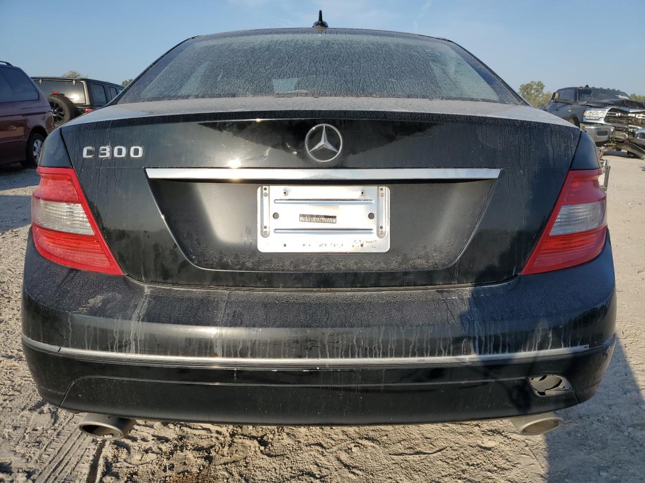 2010 Mercedes-Benz C 300 - Фото 6