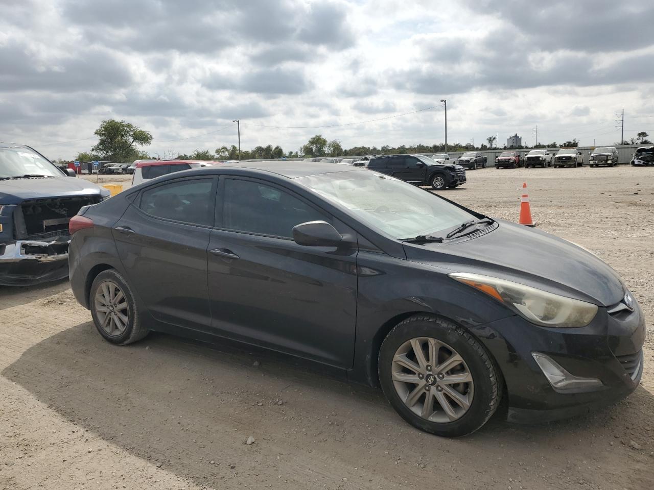 2014 Hyundai Elantra Se - Image 4