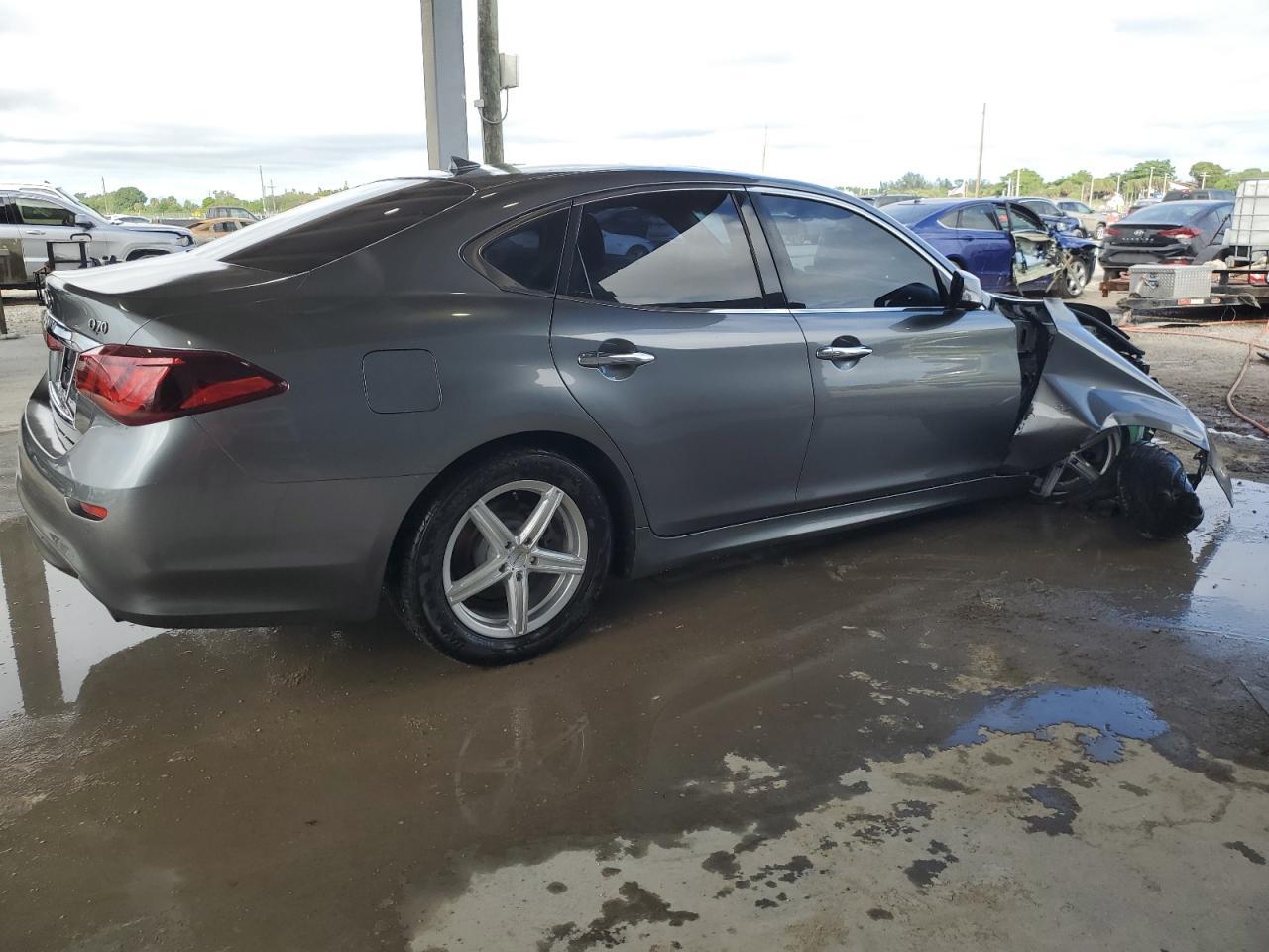 2017 Infiniti Q70 3.7 - Фото 3