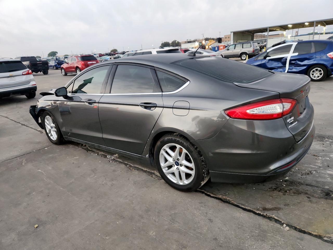 2016 Ford Fusion Se - Image 2