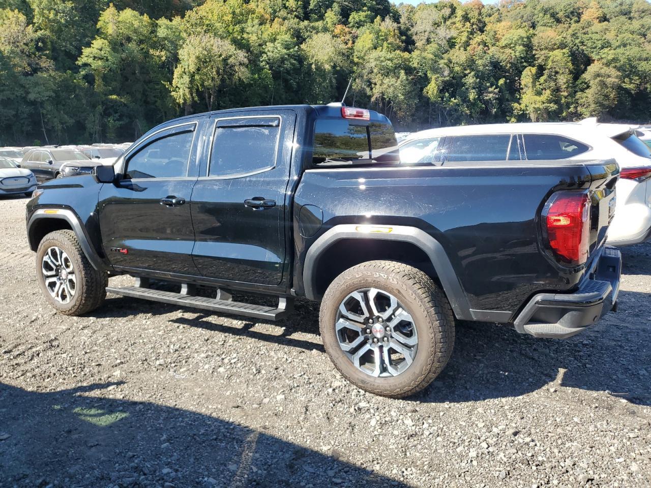 2024 GMC Canyon At4 - Image 2