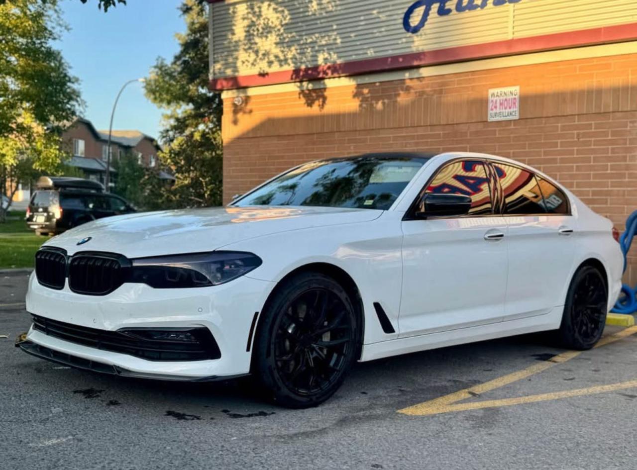 2017 BMW 530 Xi - Image 2
