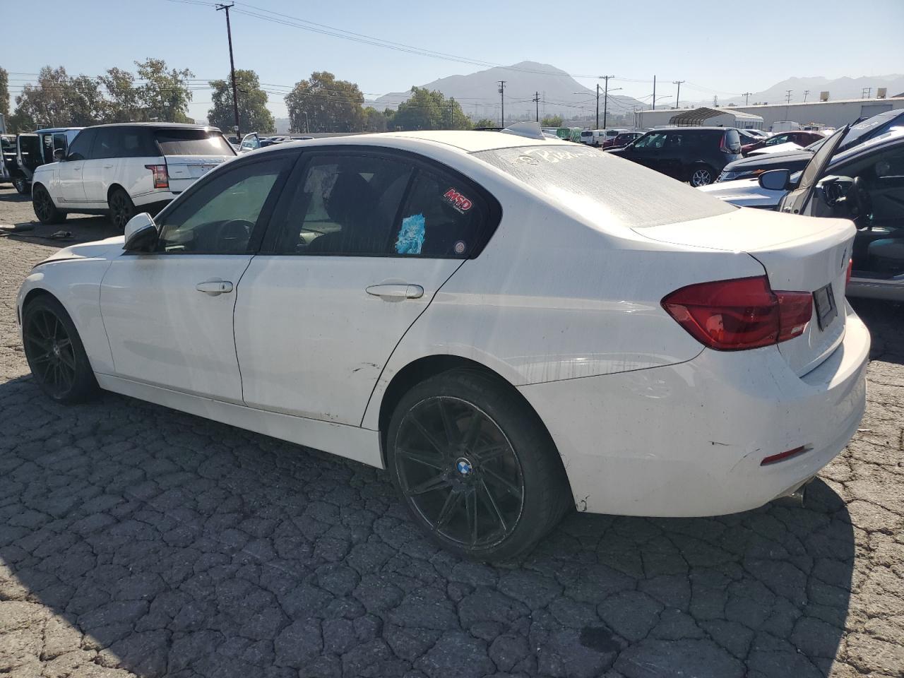 2016 BMW 320 I - Фото 2