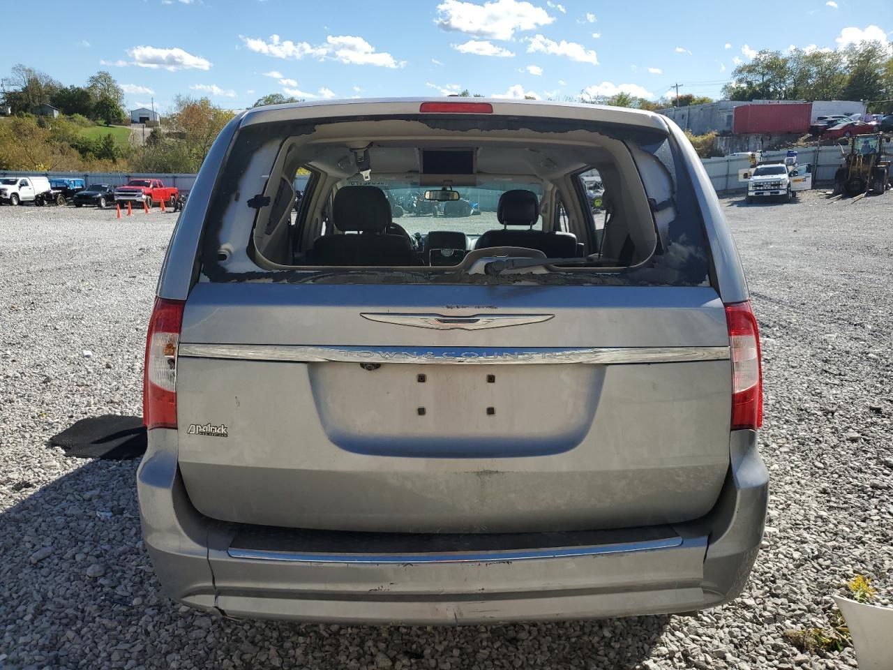 2016 Chrysler Town & Country Touring - Фото 6