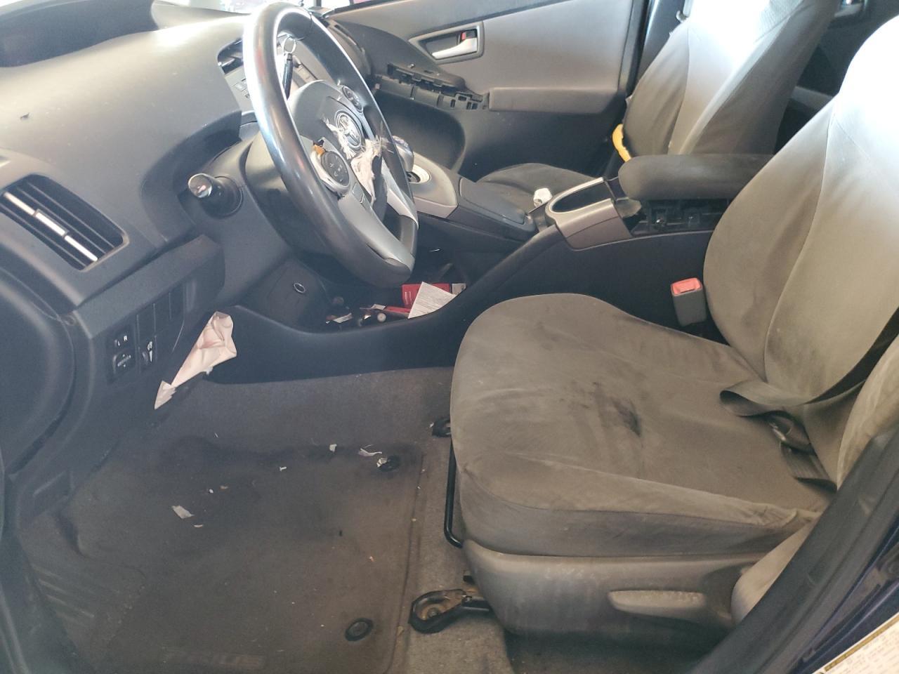 2013 Toyota Prius - Image 7