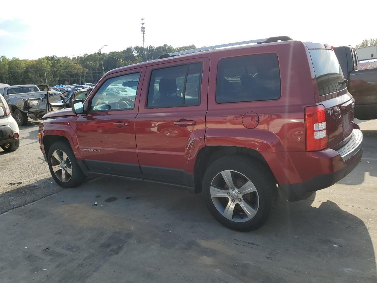 2016 Jeep Patriot Latitude - Фото 2