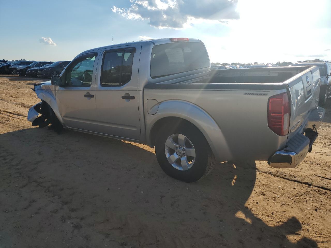 2010 Nissan Frontier Crew Cab Se - Фото 2