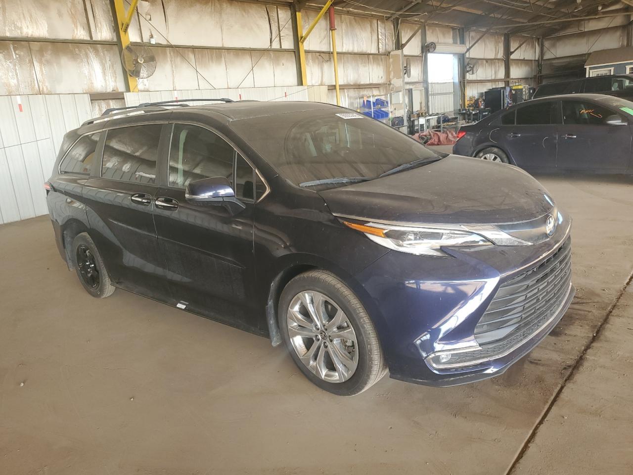 2022 Toyota Sienna Limited - Image 4