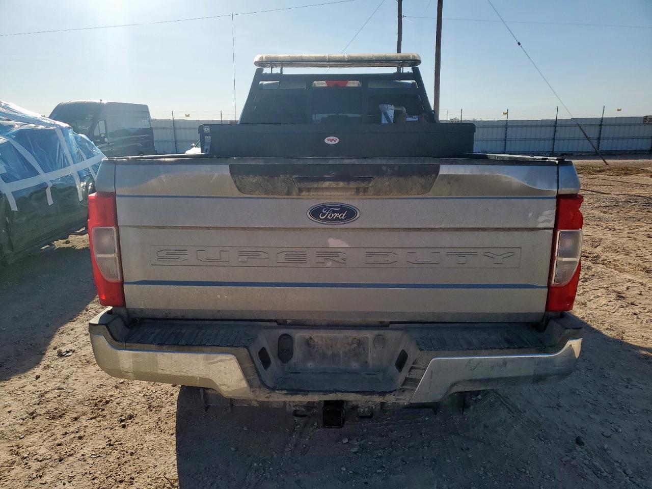2022 Ford F250 Super Duty - Фото 6