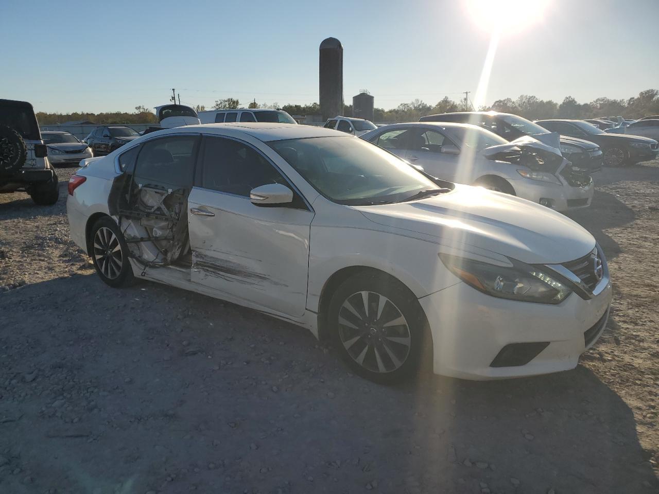 2016 Nissan Altima 2.5 - Фото 4