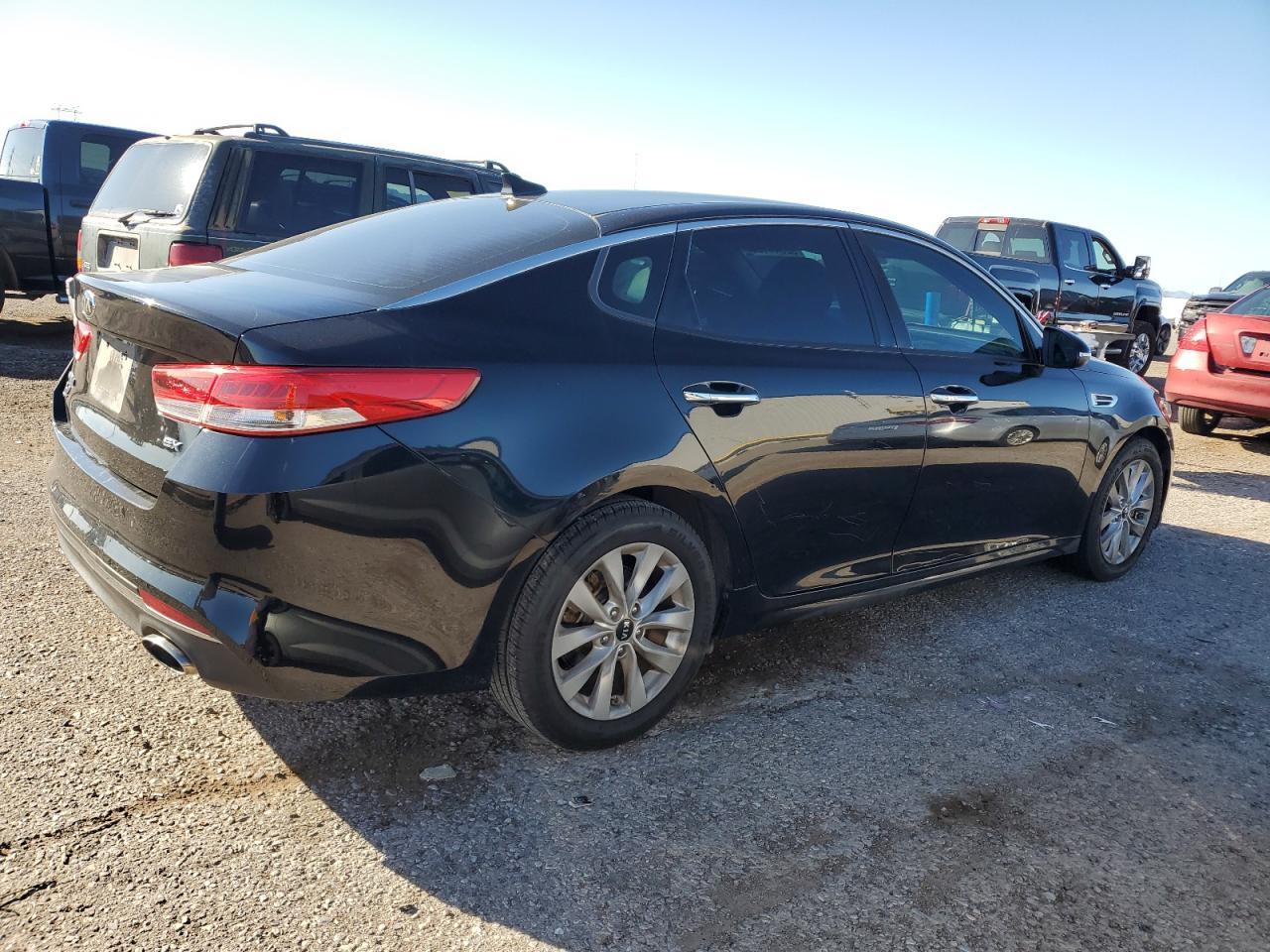 2017 Kia Optima Ex - Image 3