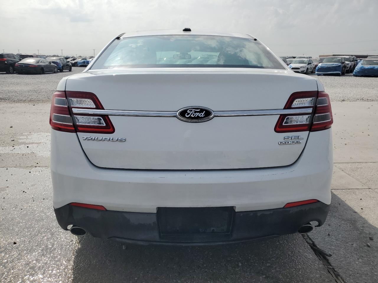 2014 Ford Taurus Sel - Image 6