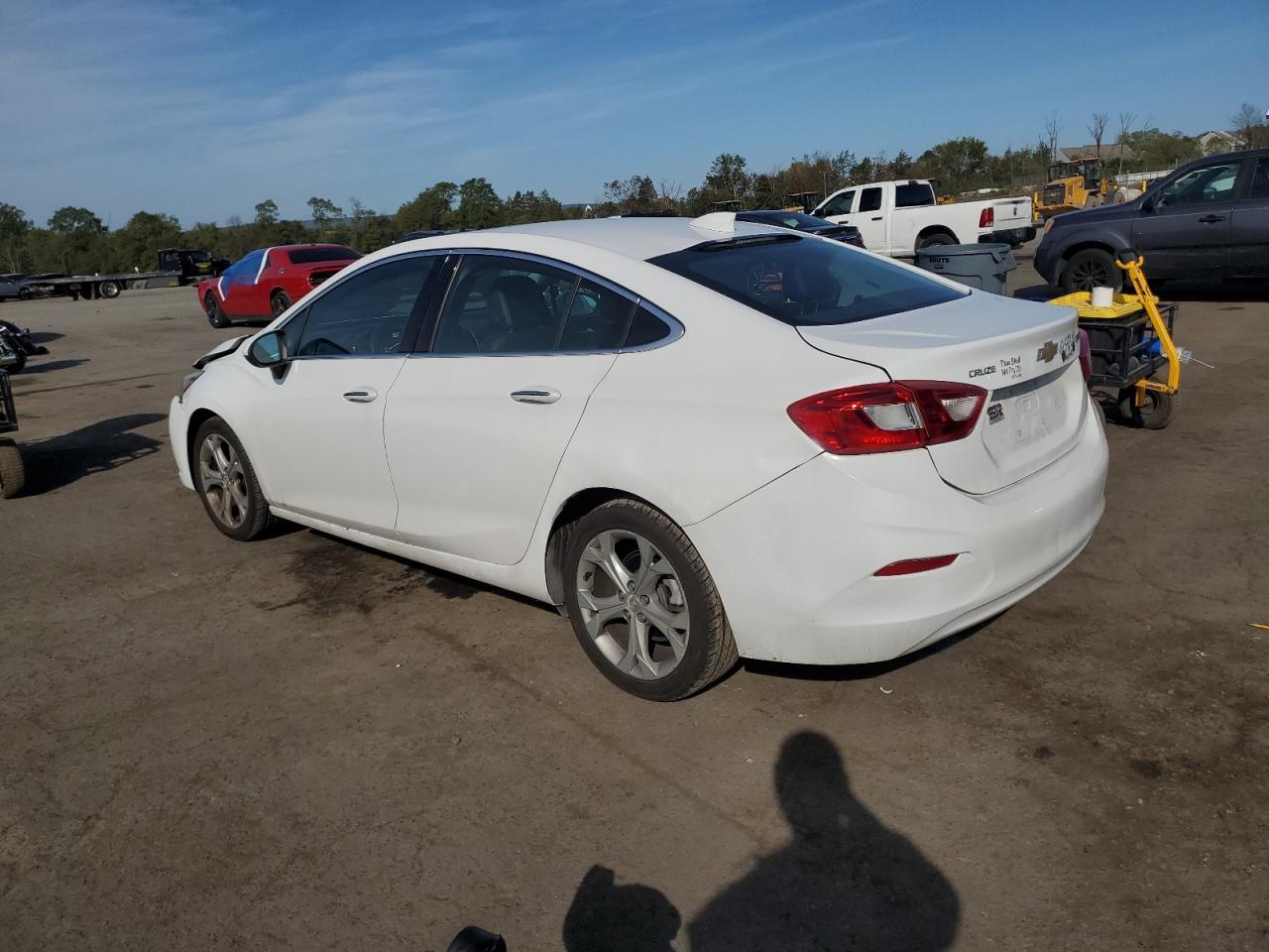2016 Chevrolet Cruze Premier - Image 2