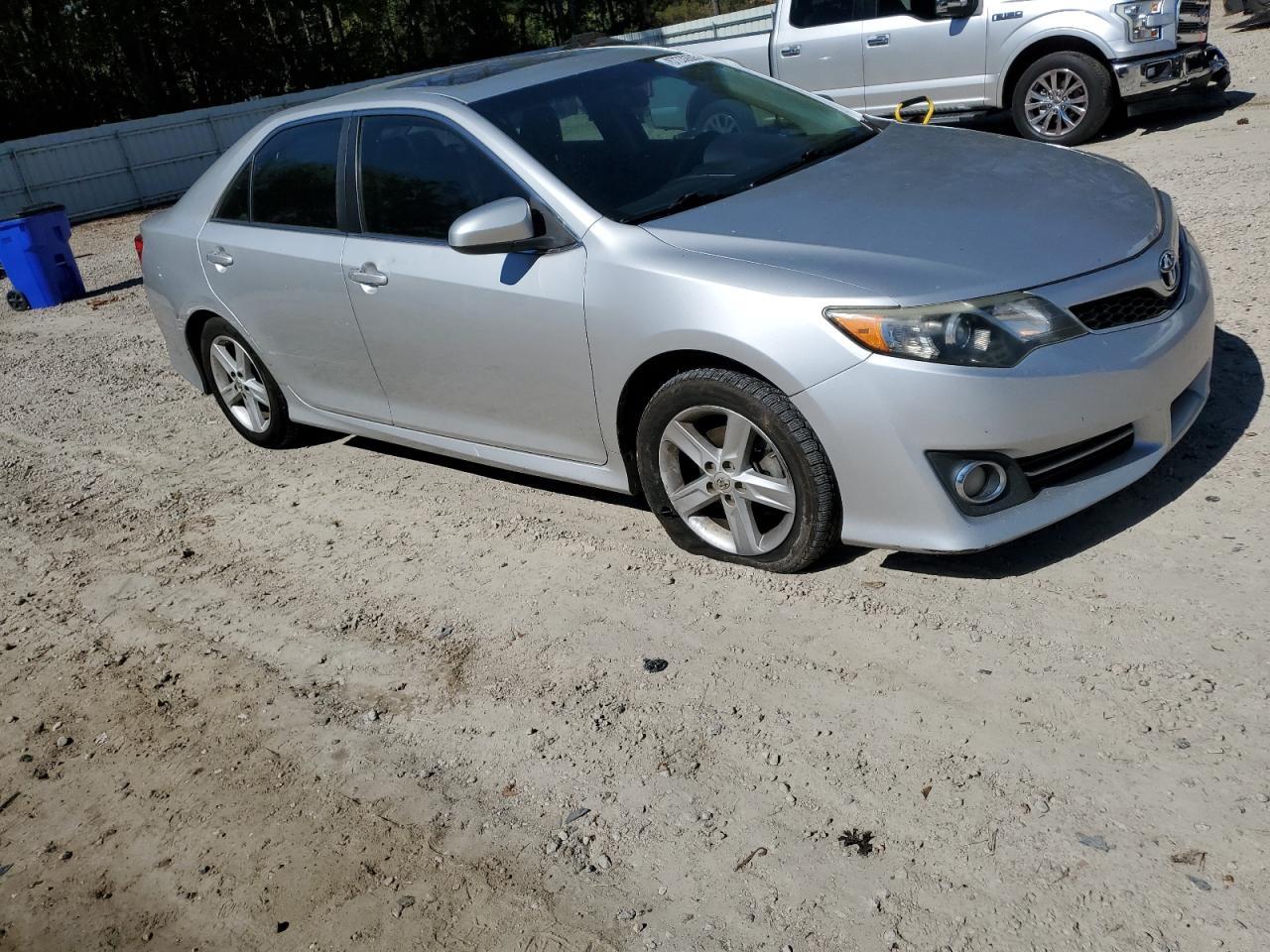 2014 Toyota Camry L - Фото 4
