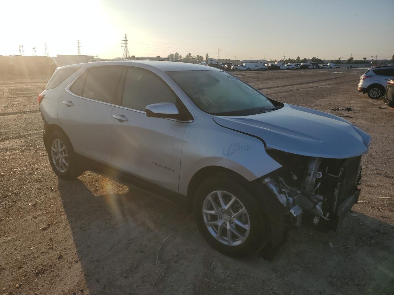 2022 Chevrolet Equinox Lt - Image 4