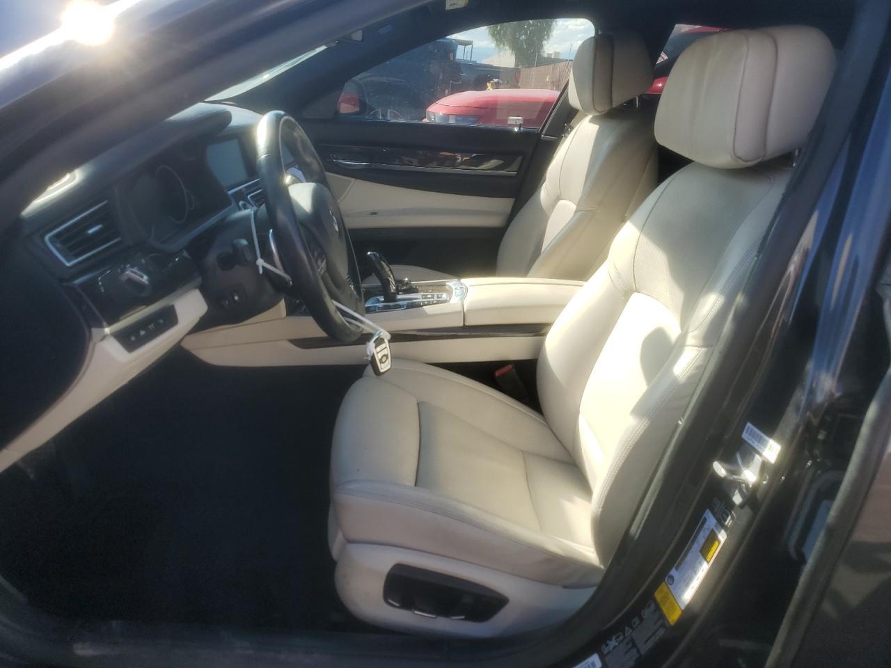 2014 BMW 750 Xi - Image 7