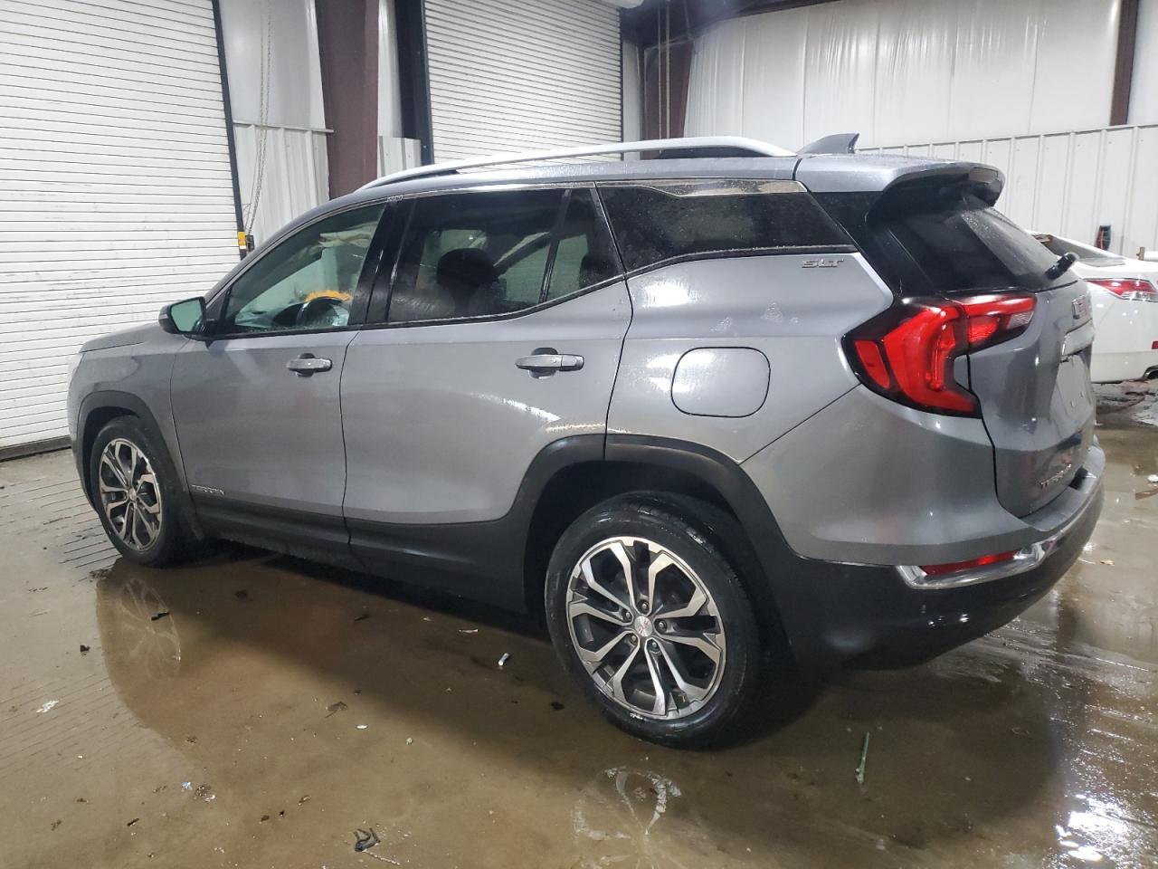 2020 GMC Terrain Slt - Image 2