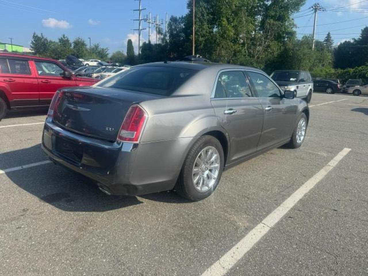2012 Chrysler 300 Limited - Image 4